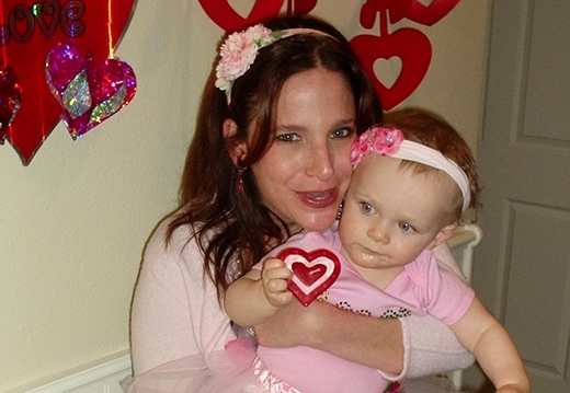 2005.02.13.03 - stephanie and sarah on sarahs 1st bday