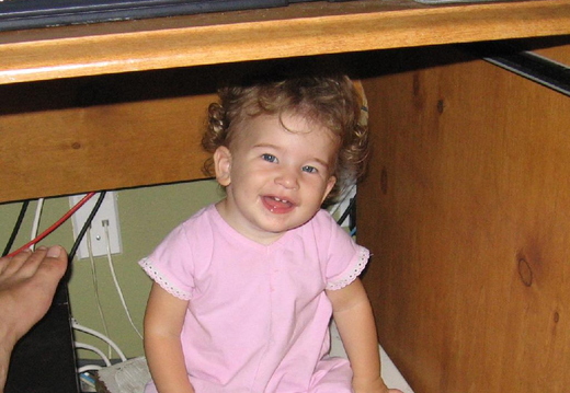 2005.09.06-01-under the desk