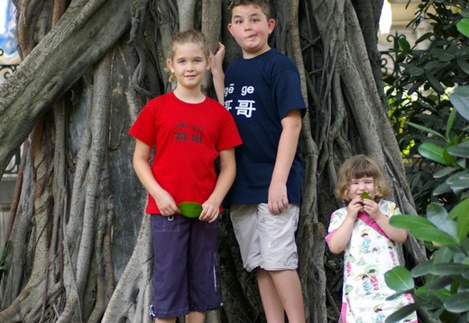 making kids pose