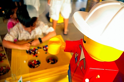 lego store jonathan bday